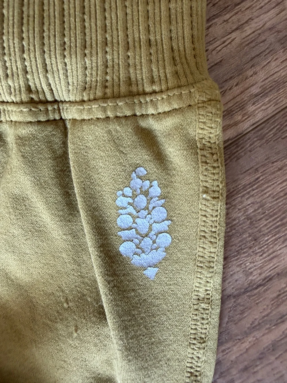 Free People Movement good Karma flare leggings m/L olive green NWOT
